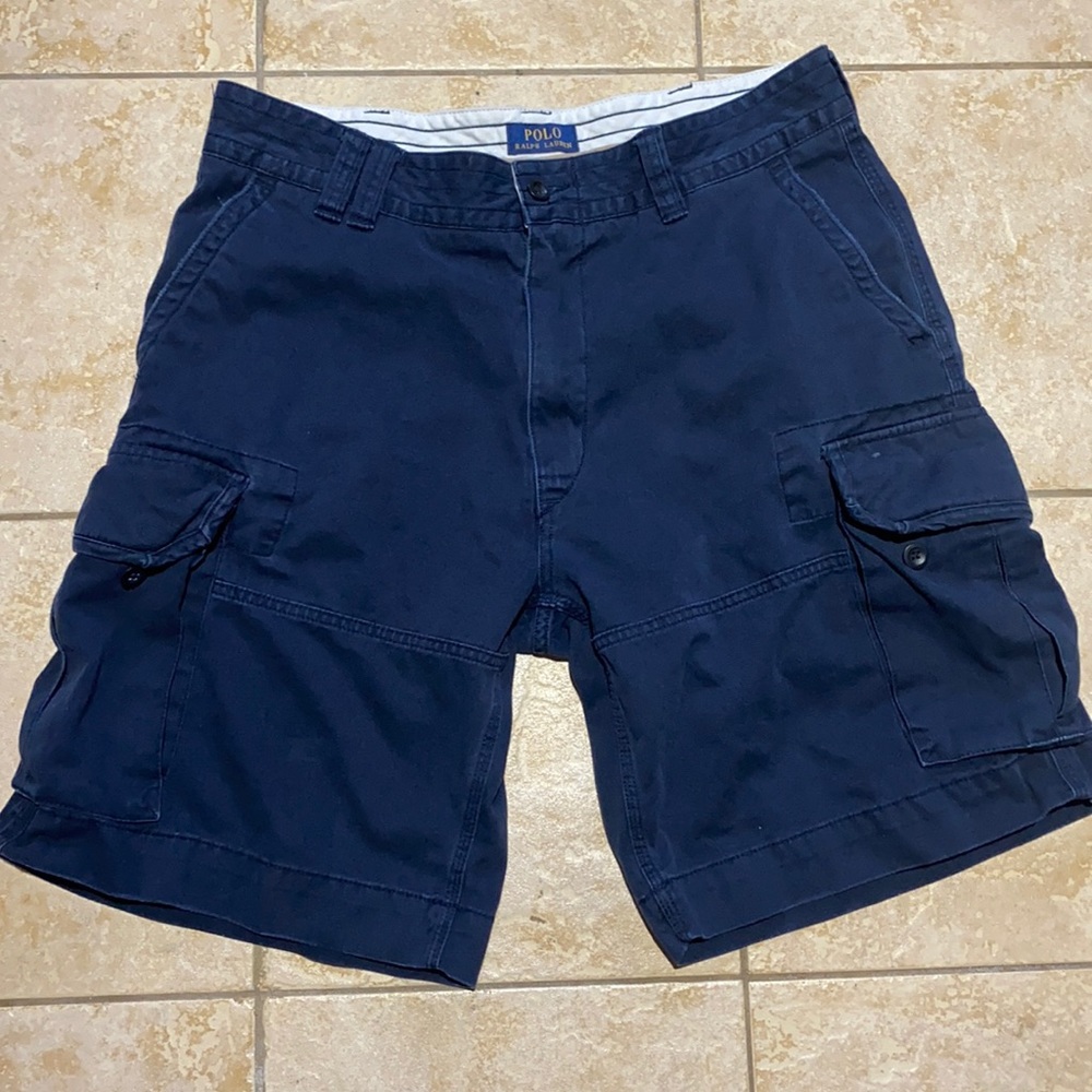 Men’s cargo shorts.